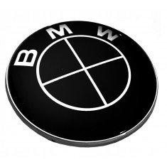 Emblemă neagră cu logo-ul BMW pentru capotă 82 MM