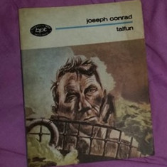 Hotarul de umbra Taifun : romane / Joseph Conrad BPT 1372