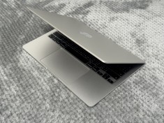 Macbook air M2 512GB foto