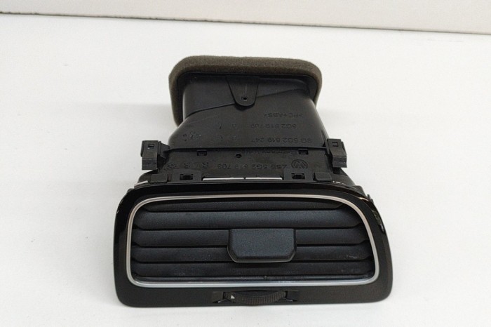 Gura de ventilație planșa de bord VW GOLF VII 5G1, BQ1, BE1, BE2 2015 OEM: 5G2819703R,5G2819247B,5G2819709B 25796269