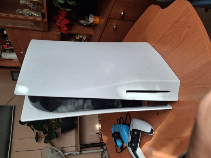 PS 5 2TB + 2 Controlere