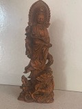 Mica statueta Budha sculptata in lemn 1.