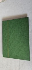 CLASOR CU TIMBRE NESTAMPILATE , ARE 8 FILE/16 PAGINI .MARIME CLASOR 30,5 X 22,5 CM