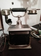 Telefon vechi cu manivela de la 1900 foto