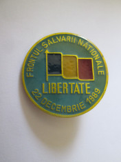 Insigna Frontul Salvarii Nationale 22 Decembrie 1989 foto