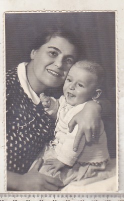 bnk foto Portret de femeie cu copil - Foto Studio Heiter Bucuresti foto