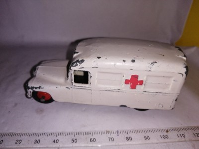 bnk jc Dinky Anglia Dy 253 - Daimler Ambulance foto