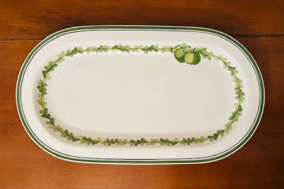 PLATOU DIN PORTELAN GALLO- COLECTIA &amp;quot;LA PETITE POMME&amp;quot; L38CM foto
