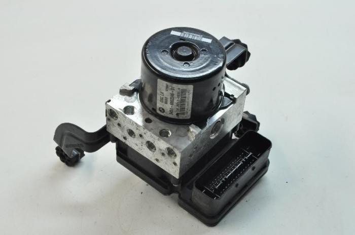 Pompa ABS BMW 3 F30, F80 2013 OEM: Sedan | 2834032