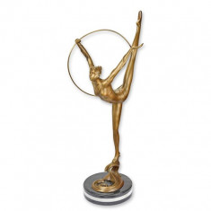 Balerina cu cercul-statueta din bronz cu un soclu din marmura TBD-21