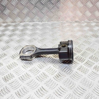 Piston MERCEDES-BENZ C Coupe C205 2018 OEM: A6510301917,A6510300020 foto