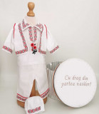 Cumpara ieftin Set Costum National pentru baieti Raul 26 -2 piese costumas traditional si cufar brodat botez