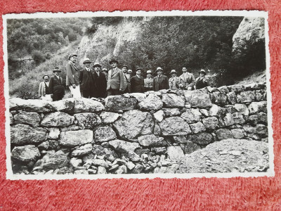Fotografie tip carte postala, ministrul V. Nitescu la Barajele din perimetrul Capalna, 1932 foto