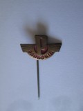 Insigna/pin Ungaria:Logo/sigla/simbol motocicleta Pannonia anii 60