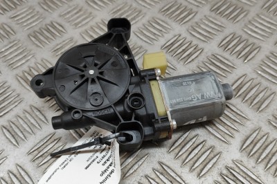 Motor macara geam ușă dreapta față AUDI Q8 4MN 2021 OEM: 8W0959801,0130822705 | 28799179 foto