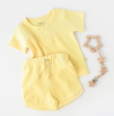 Set tricou cu pantaloni scurti - 100% bumbac organic - Galben, BabyCosy (Marime: 3-6 Luni)