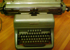 Masina de scris ,,TORPEDO,, fabricata in Germania la sfarsitul razboiului 1945 foto