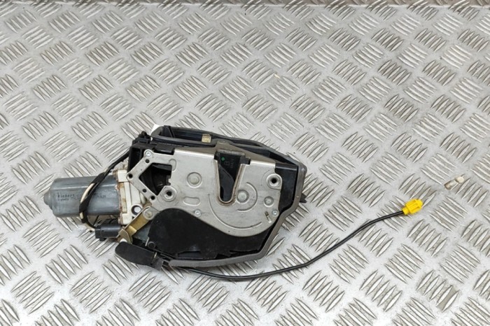&Icirc;ncuietoare ușă dreapta față BMW 7 E65, E66, E67 2003 OEM: 7028908,77460037,41023061 27904850