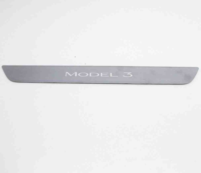 Ornament prag dreapta față TESLA MODEL 3 2018 OEM: 109084400C