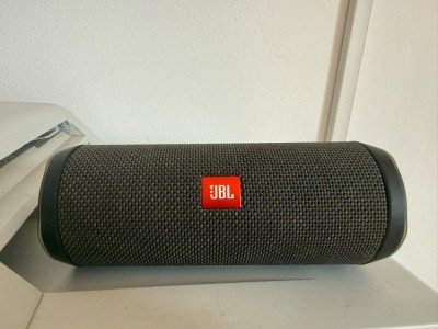BOXA JBL foto