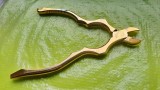 G313-Cleste DREIZACK SOLINGEN Germany pt. fructe de mare cu spargator, dalta si desfacator-Scula multifunctionala de mana. Otel aurit, calitate.