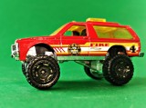 Chevy Blazer 4x4 Fire Chief Hot Wheels 2015 Rescue HWFD, Chevrolet pompieri, Made in Malaezia. Diecast, carcasă metalică, diverse imprimeuri Fire RR