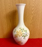 VAZA DIN PORTELAN CREM- MARCAJ EDELSTEIN BAVARIA H23,5CM