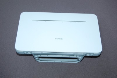 Router 4G LTE HUAWEI B535 - 232 300Mbps download speed / necodat / liber in orice retea foto