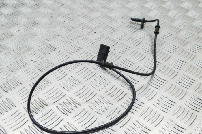 Senzor ABS dreapta spate MERCEDES-BENZ C W205 2015 OEM: A2059058503,0265009315 11654381