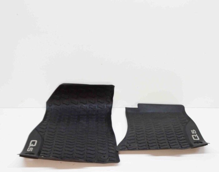 Set covorașe AUDI Q5 FY 2021 OEM: 80C061501