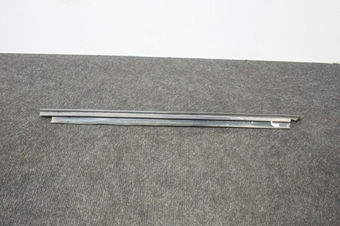 Chedar geam ușă dreapta spate BMW 2 Cabrio F23 2015 OEM: 7346720,7404198 11268990