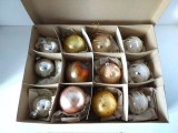 Lot 12 globuri sticla vechi vintage West Germany, Craciun, argintii si aurii
