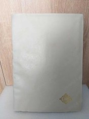 Clasor cu 200 de timbre 20 de pagini