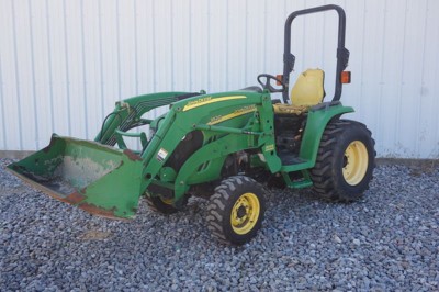 Tractor John Deere 3520 foto