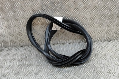 Garnitura ușă st&amp;acirc;nga spate MAZDA CX-30 DM 2023 OEM: DFR5-68-913A | 31566006 foto