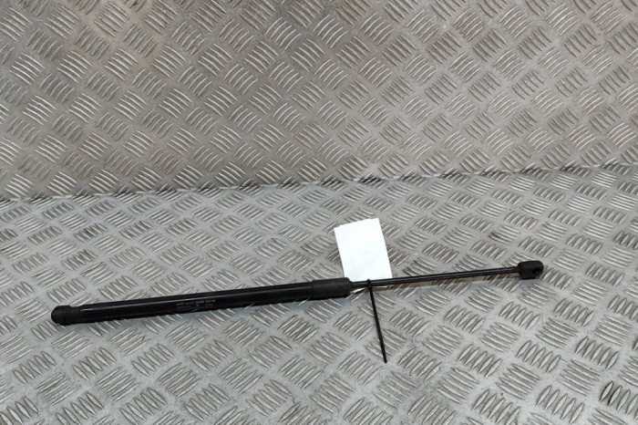 Amortizor capota dreapta față VOLVO XC60 II 246 2018 OEM: 31424539 29041997