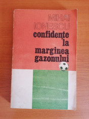 Confidente la marginea gazonului - Mihai Ionescu foto