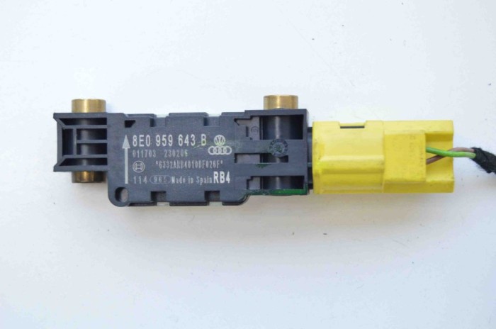 Senzor de impact dreapta spate AUDI A4 8EC, B7 2007 OEM: 8E0959643B | 1773485