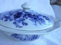 Supiera / Castron cu capac - Enoch Wedgwood - Countryside - 2 litri foto