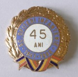 INSIGNA SCOALA DE OFITERI DE INFANTERIE 1941 1986 45 DE ANI 33 MM ARMATA MINISTERUL APARARII INFANTERIST ( CITITI DESCRIEREA )