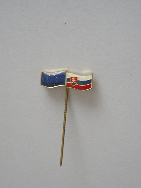 QW9 N3 11 - insigna - steaguri - Cehia - UE