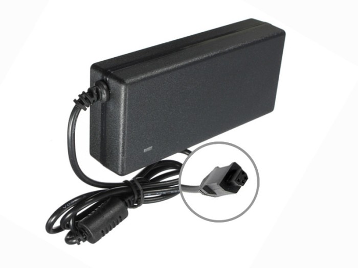 82. Incarcator laptop Toshiba PA3507E-1AC3 120W 15V, 8A