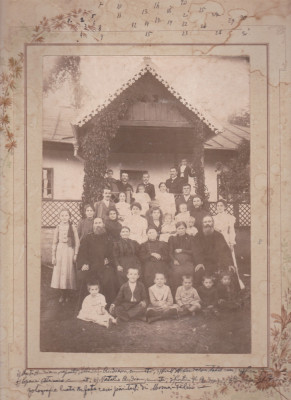 AMS - FOTO MOSNA FALCIU, CASA PAROHIALA - PREOT CU FAMILIA, ANII 1900 foto