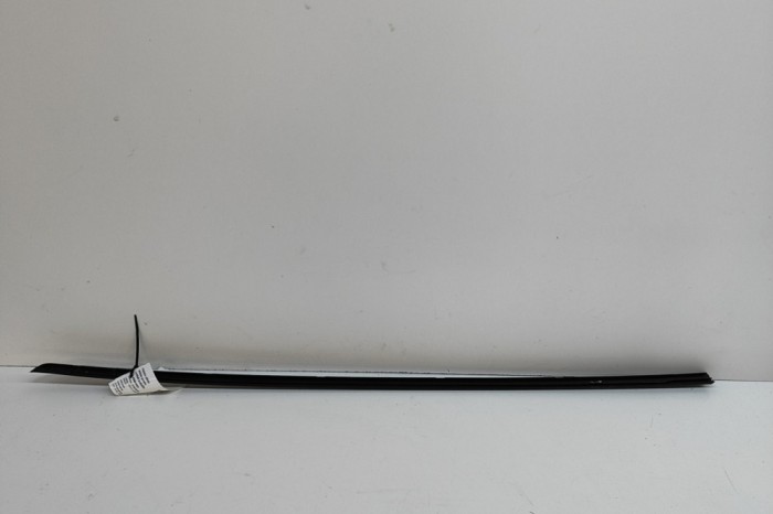 Ornament vertical parbriz dreapta SKODA SKODA ENYAQ iV SUV 5AC, 5AZ 2022 OEM: 5LA854328 | 29861587