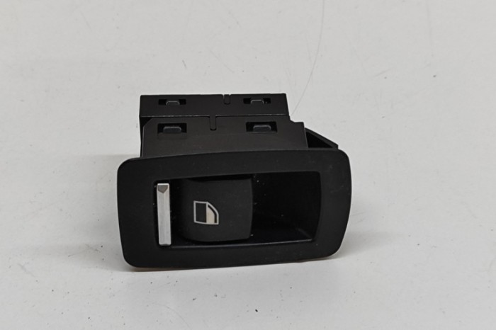 Buton geam ușă st&acirc;nga spate BMW 3 F30, F80 2017 OEM: 9361936 | 31540984