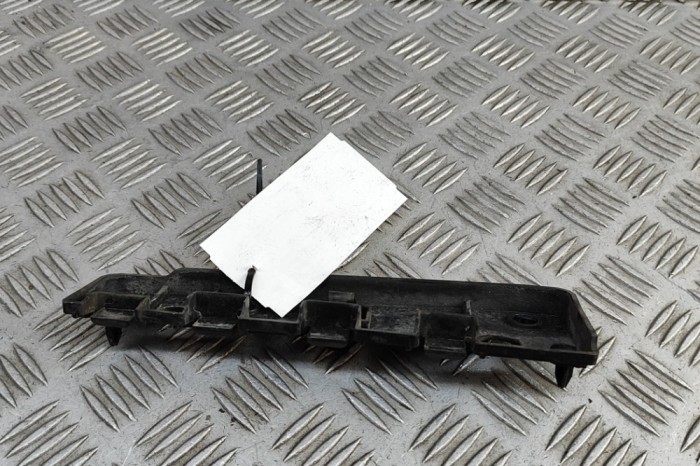 Suport prag lateral dreapta față VOLVO V60 II 225, 227 2019 OEM: 31448917 30837347