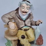 Betiv pe banca - bibelou portelan vechi, vintage