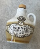 Miniatura - sticla din ceramica cu eticheta BRONTE Yorkshire Liqueur