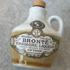 Miniatura - sticla din ceramica cu eticheta BRONTE Yorkshire Liqueur