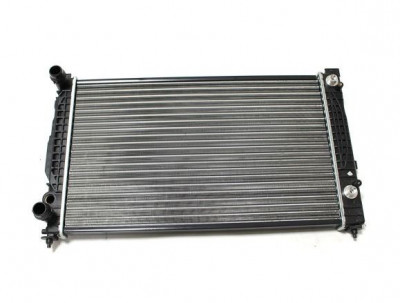 Radiator racire Audi A4 (B5), 02.1996-09.2000, motor 1.9 TDI, 66/81/85 kw, diesel, 1.6, 74 kw; 1.8, 85/92 kw, 1.8 T, 110/132 kw, benzina, cutie autom foto